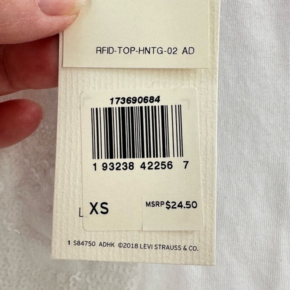 Levi's White Graphic T-Shirt NWT Sequined Logo Crew Neck SS 100% Cotton Sz XS - Picture 8 of 13